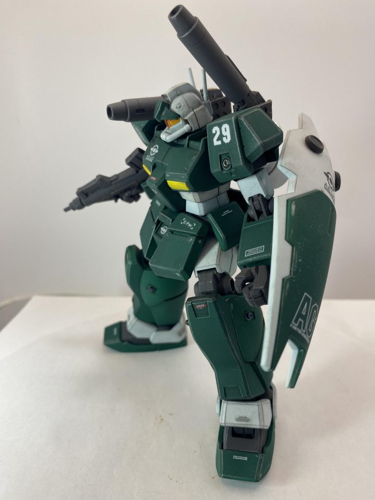 前後腰アーマーは左右独立可動に改造