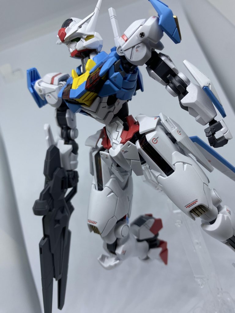 青色が鮮やか過ぎたなぁと思いつつ、ネイルにありそうな「くすみブルー」をちょっと狙ってみました。