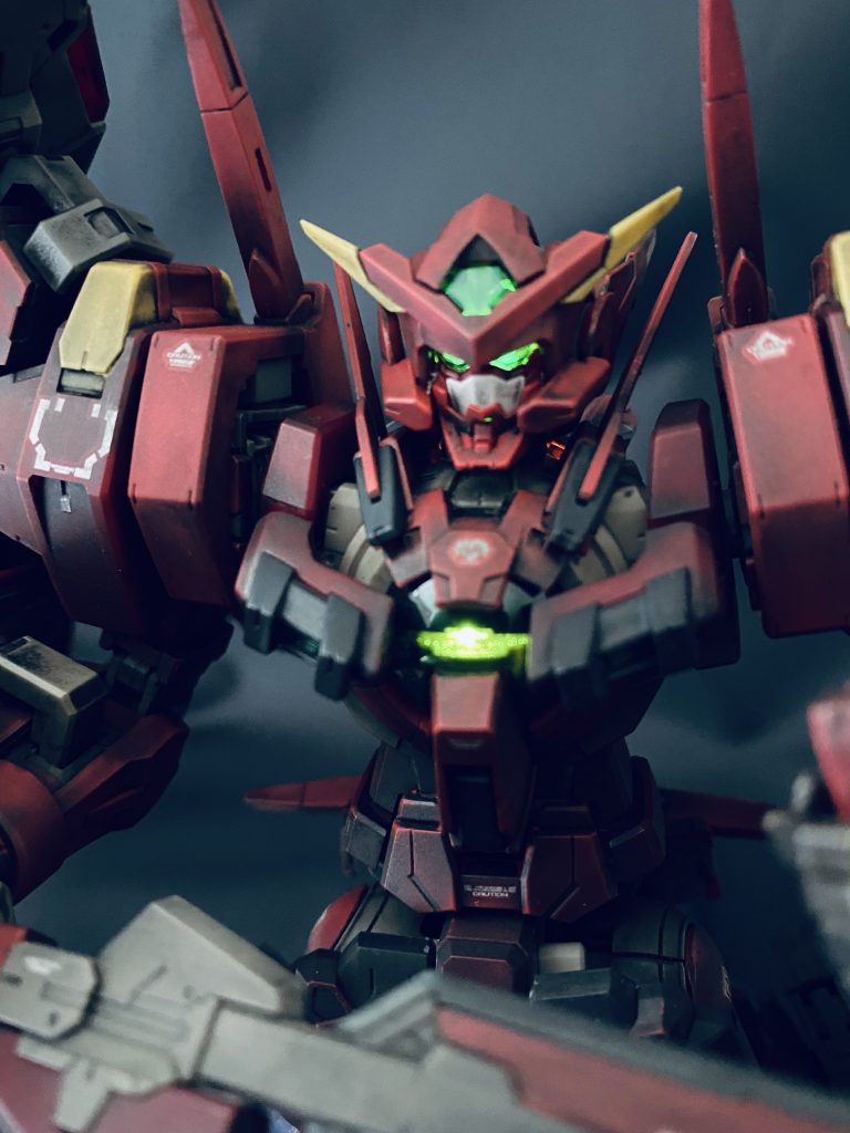 光ってる様に見えますかね？🧐チラッと写ってますが、給電機もハンダ付けして作りました！ワイヤレスで電池入らずで、給電範囲を考えればずーっと光らせられます🤩今回も新しい事にチャレンジできて楽しかったです！次も積みプラ崩すぞー！おー！🙋‍♂️