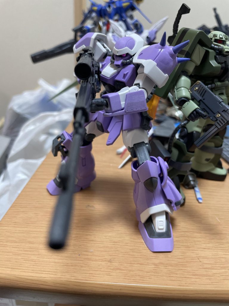 この機体で両手構えがめちゃくちゃめんどくさくて10分くらいいじくりながらもなんとか構えれました。新手のパズルか!!と独り言を言っちゃいました。(笑)