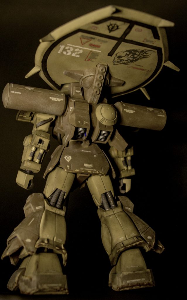 背後。レドーム裏にデカールを貼り付けてみました。