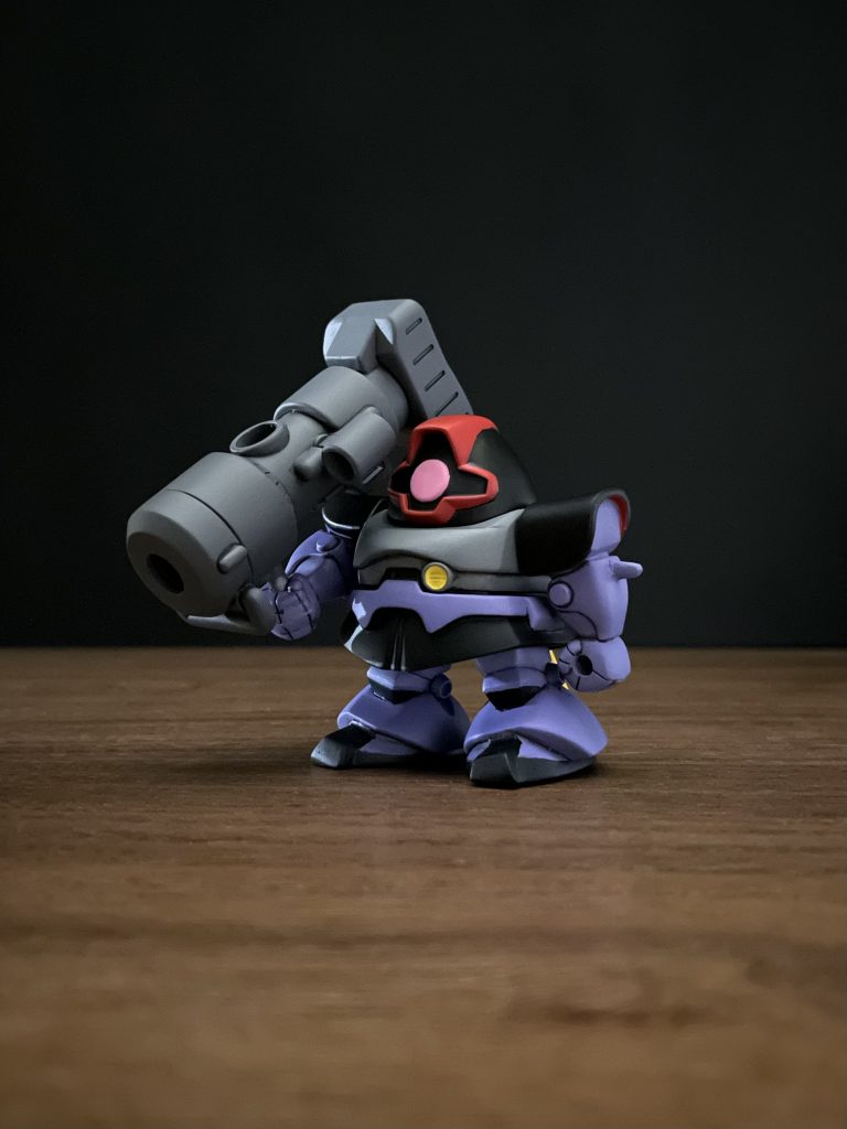 ジャイアント・バス装備。本当は3機作ってトリプルドンにしたかったのですが、ドムの日には間に合いませんでした。