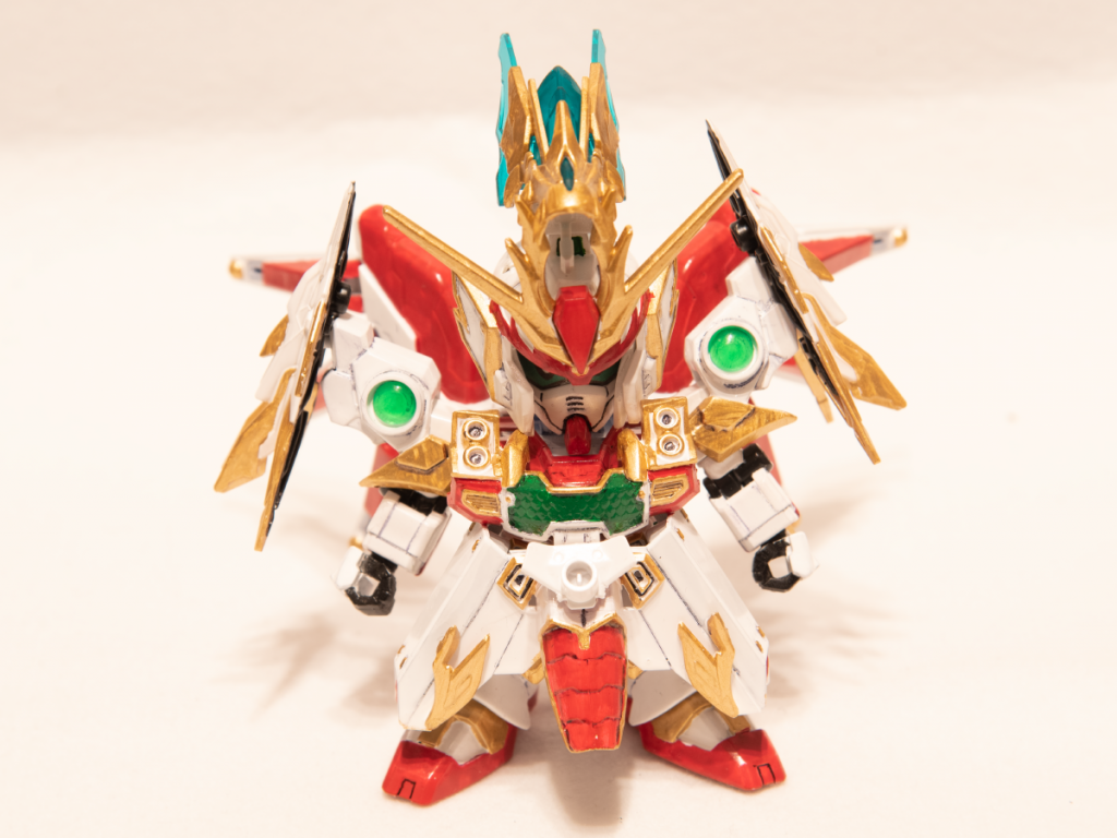 正面から。龍がモチーフの頑駄無なので、少し中華な感じも意識。ナタクとかアルトロンのデザインからもインスパイア受けています。それ故か、雷龍頑駄無っぽさもあるかもです。