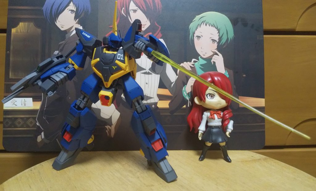 :ビームサーベルだ。上記と同様のゲームではサーベルグリップを下側にして持つんだよな。なんか格好いいな。