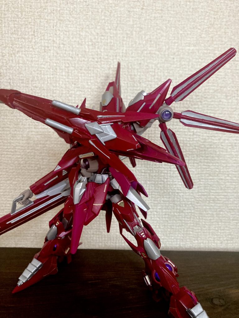 【GNシールド】「ちぃっ、調子にのりやがって」アルケーのシールドにロードアストレイの肩と爪パーツを使い、銃身はプラ棒。