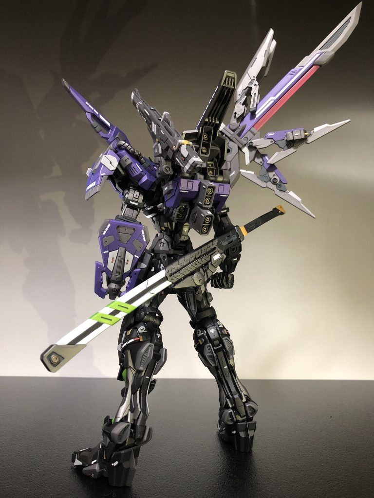 バックパックはアストレイのパーツを使用してデュエルの物とパテにて接着固定