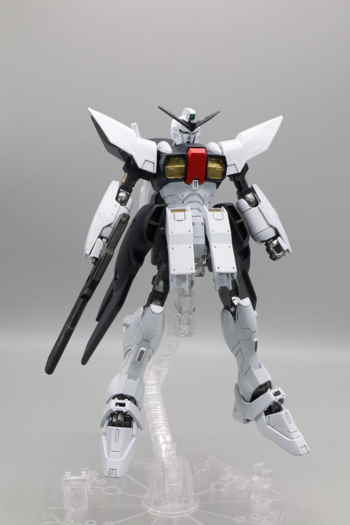 正面ショット。キットは素組みです。腰部のスラスターがカッコよくて気に入ってます。