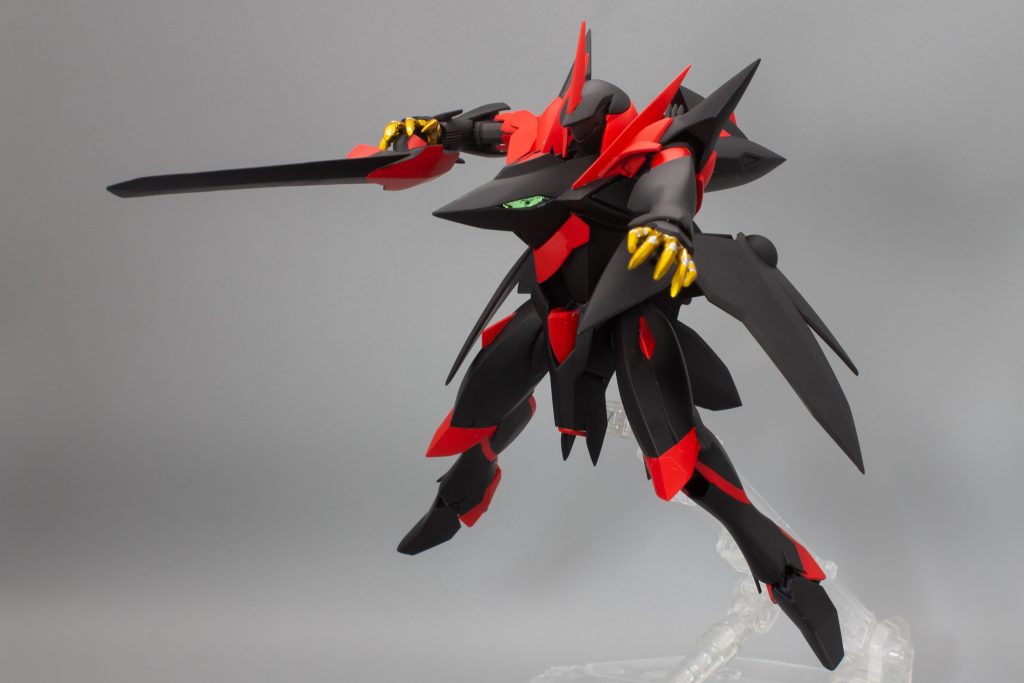 カメラアイをもう少し外から見えるようにしたかった等反省はありますが、元の色を踏襲しつつの色分け追加など楽しく制作できました。以下、製作工程になります。