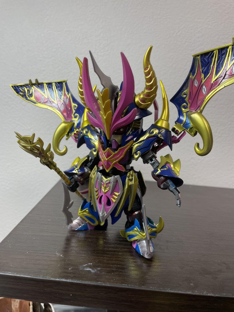 派手で呪術的な配色を目指しました。マスキング頑張った分、出来た時の感動は大きかったです😆