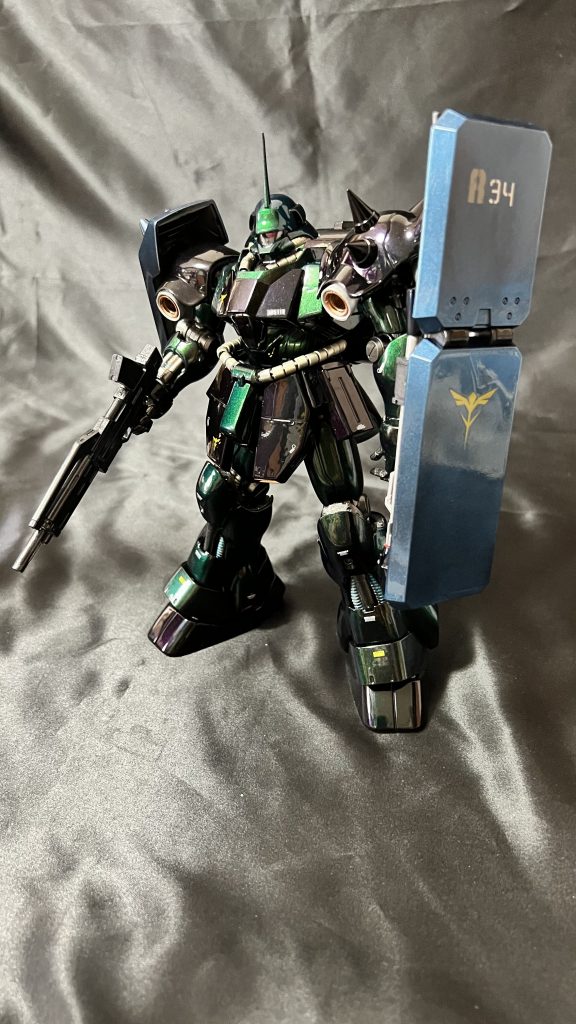 首と胴周りの動力パイプは改修してあります。