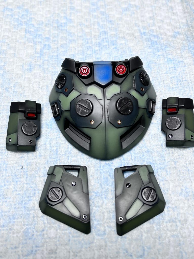 緑は三色使用してグラデーション塗装です。