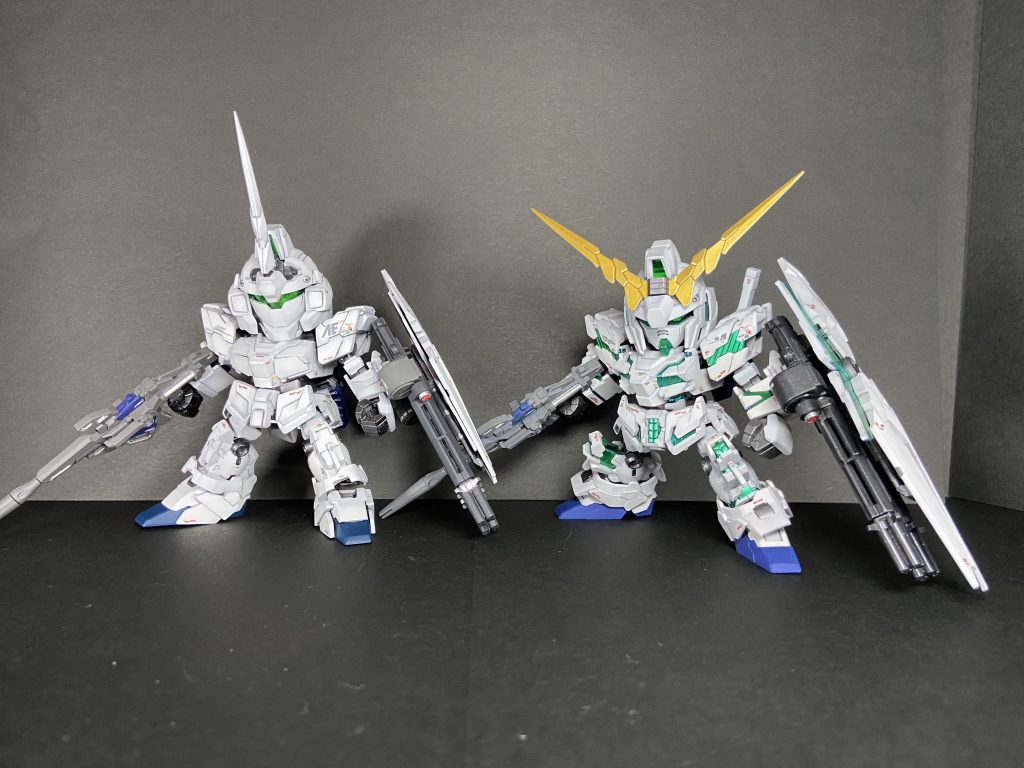 デストロイモードと。ユニコーンモードの方が大きく見えるのは足の開き具合いの差と1本角のせいかと…