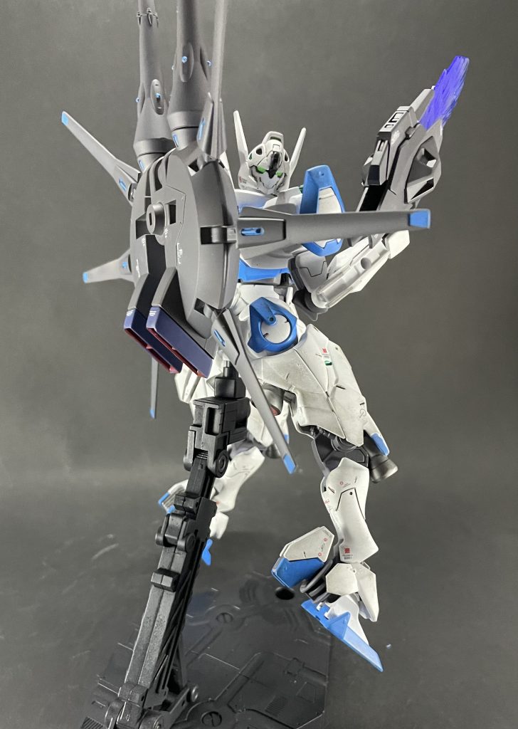 ルブリスにレジェンドガンダムのバックパックを付けただけで、ミキシングと呼べるかわかりませんが、初のミキシング作品です😃