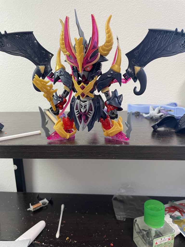 各部延長、肉抜き埋め、パテ埋めでスタイルとバランス調整。二個のキットを切って貼って肉抜きを埋めてます