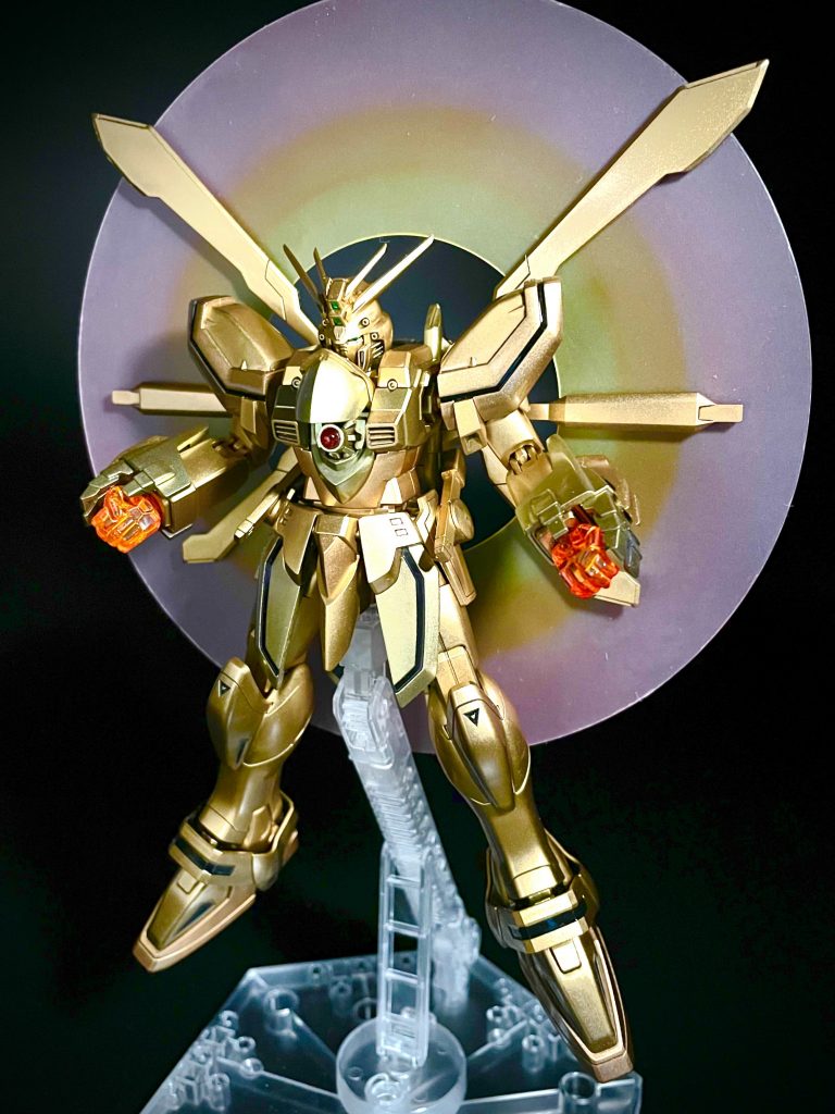 金一色だとメリハリない気がしたので、成形色に合わせて色調を変えた、、、つもりです 笑 メタリック塗料難しいですね