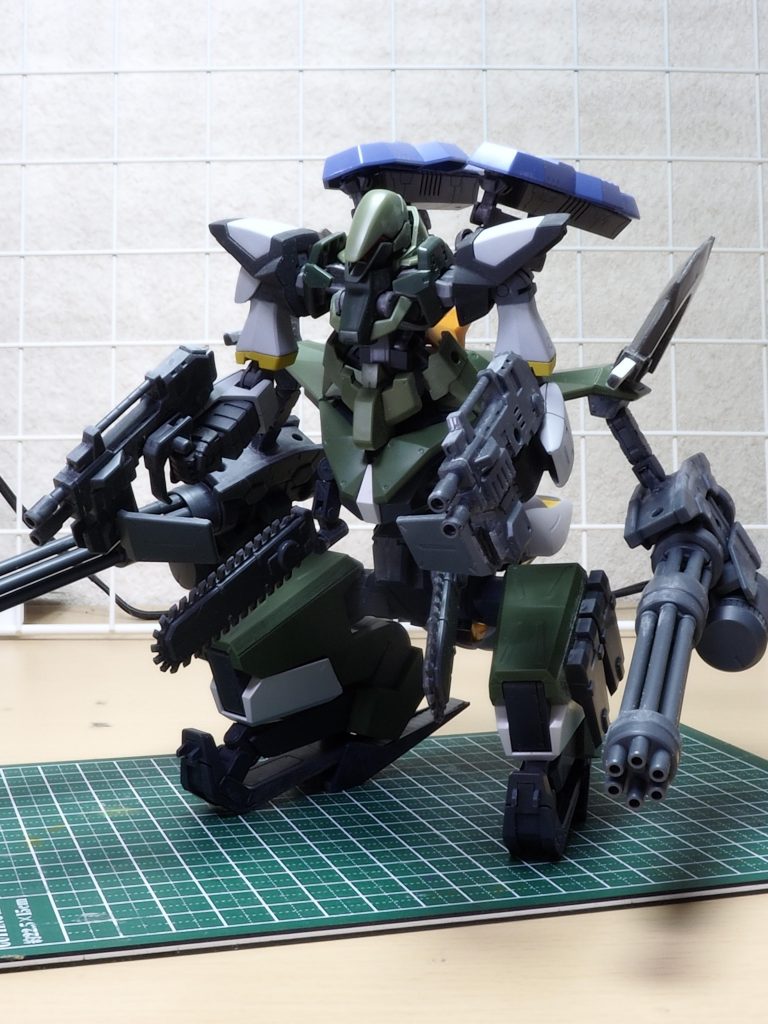 塗装前の状態です。色味が合っていたのでこの時は緑で塗装するつもりでした。