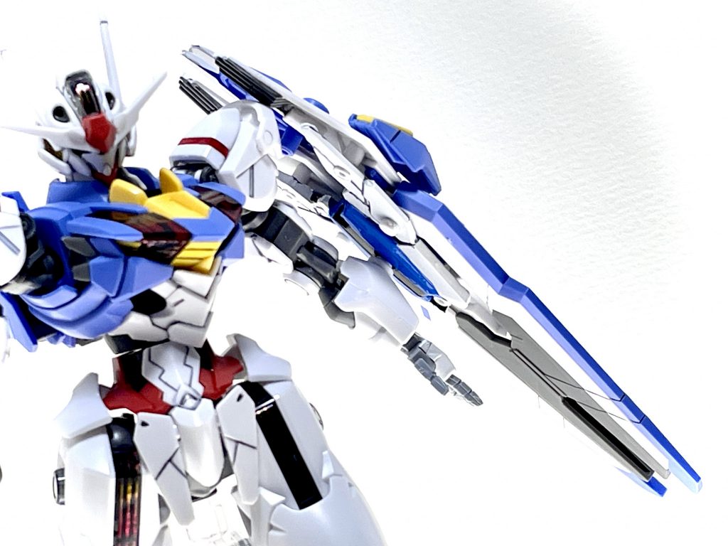 「シールドの基部もビットにする計画」【余剰パーツ無し】《ガンダムエアリアル》–2枚目/制作者：リンドウセイ／Jade_Knight