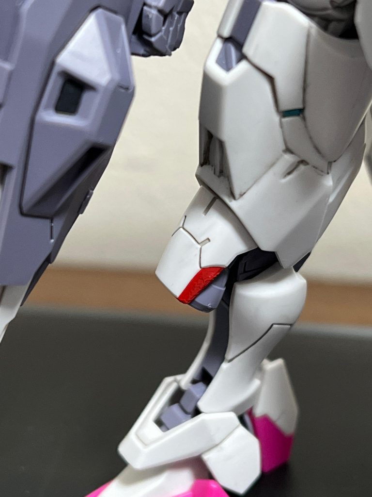 ピンク色は持ってないので赤で塗装 苦笑