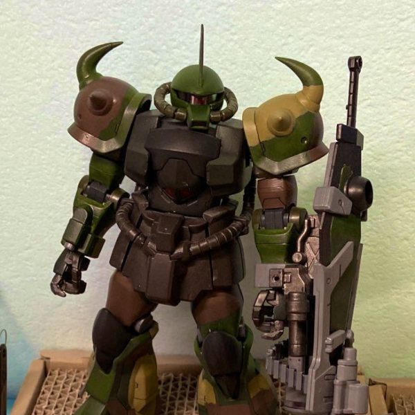 グフ・カスタム（ライネス・マッケーネン少佐専用機）