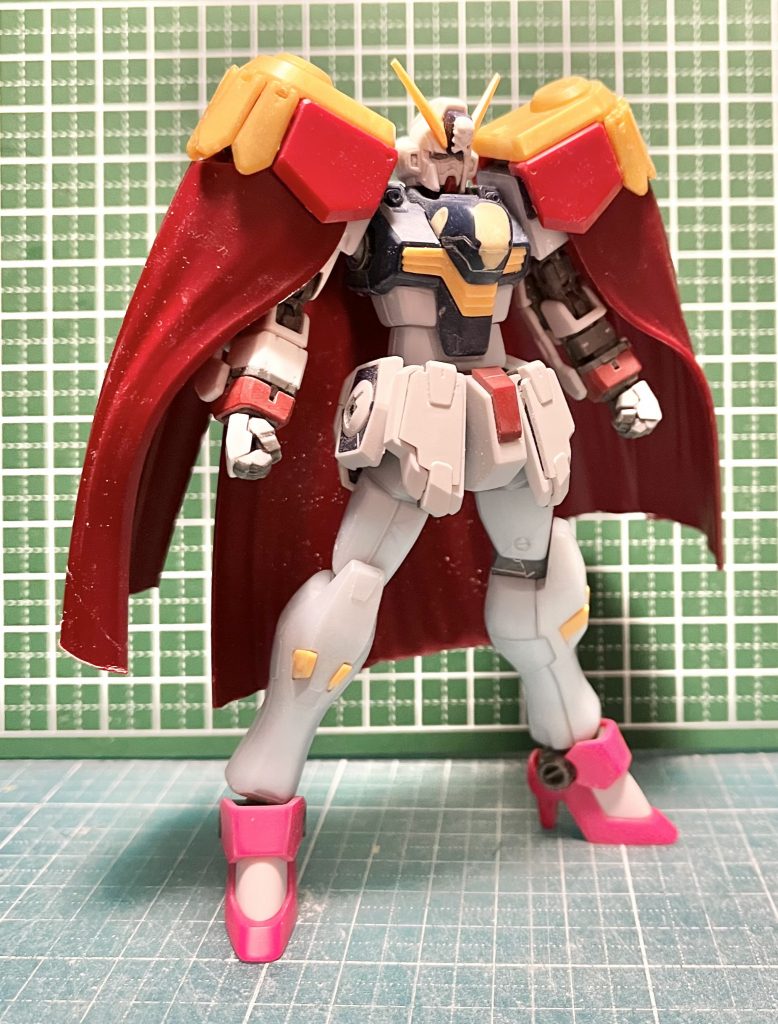 最終段階。世界観や設定等、異なるシリーズのパーツをミキシングし、今回は宝鐘マリン専用機を制作しました。