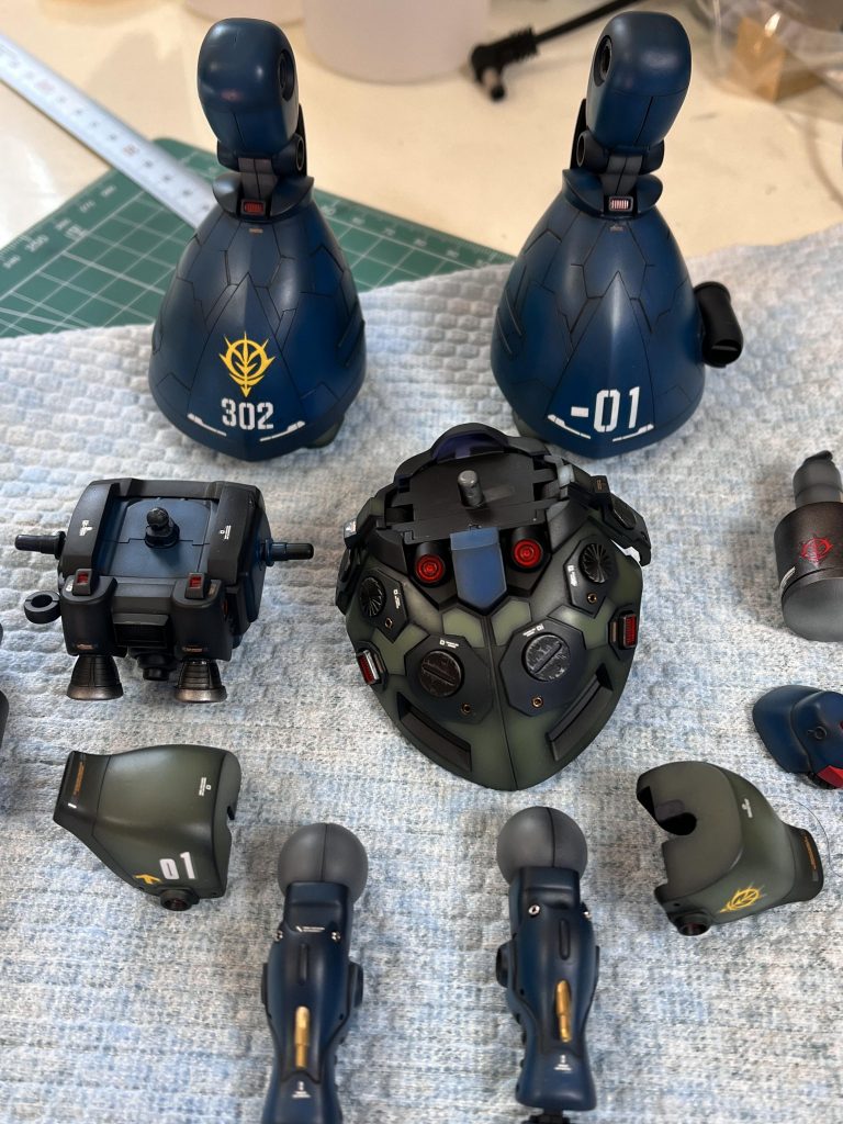 デカール貼り終わって、ウェザリング前です😀