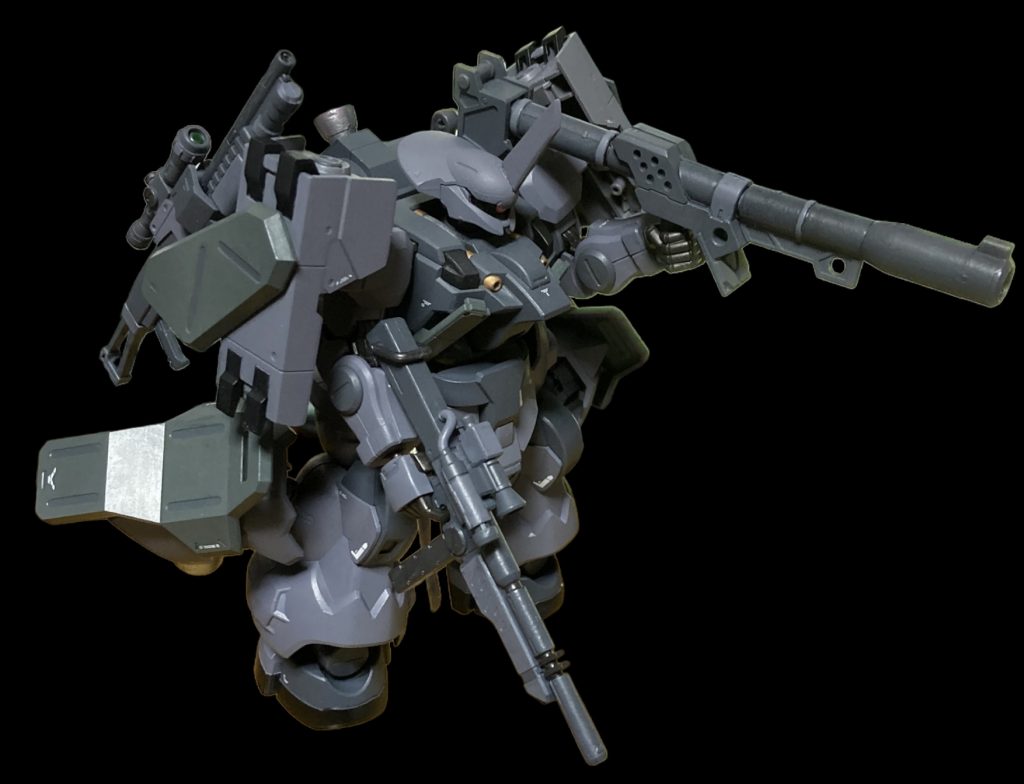 バズーカを持たせてみました。もう片側のショットガンは持たせるのを忘れていました…いつか持たせた写真も撮りたいですね。