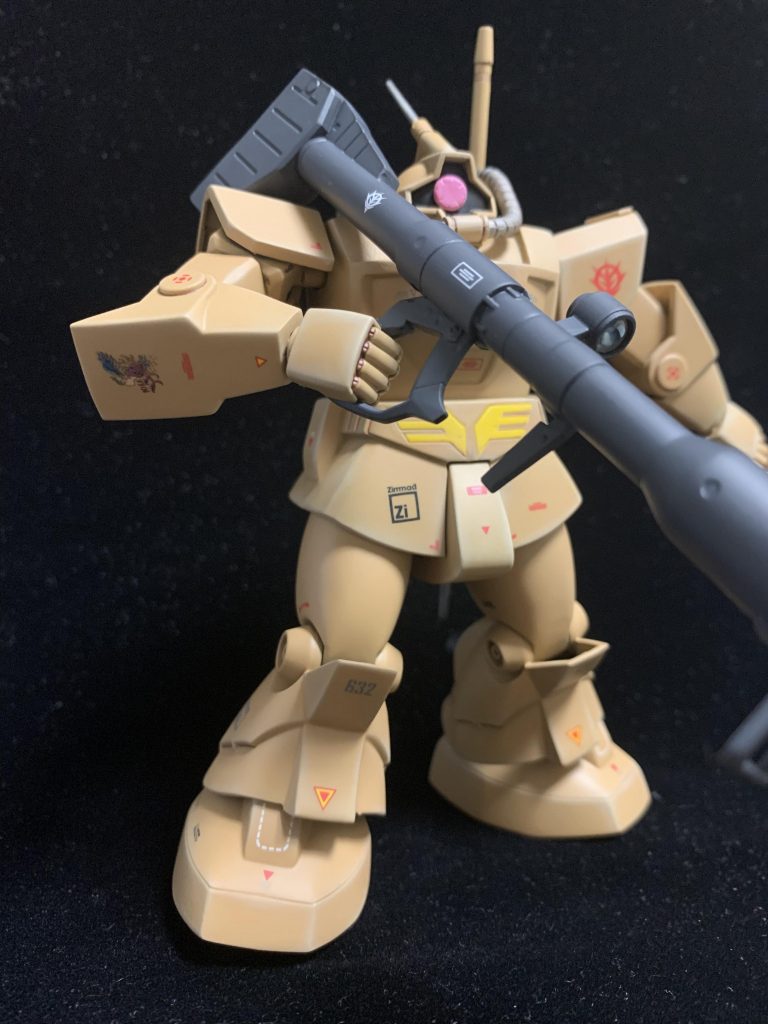 ボックスアートの右腕にマーキングがあったのですが、判別出来ない（知識がない？）ので、キャリフォルニアベース配属という事で、キリー・ギャレットのハーピーを貼り付けてみました。ヒザのナンバーもボックスアートでは「631」なのですが、2号機（予備機）という事で「632」にアレンジしてます。