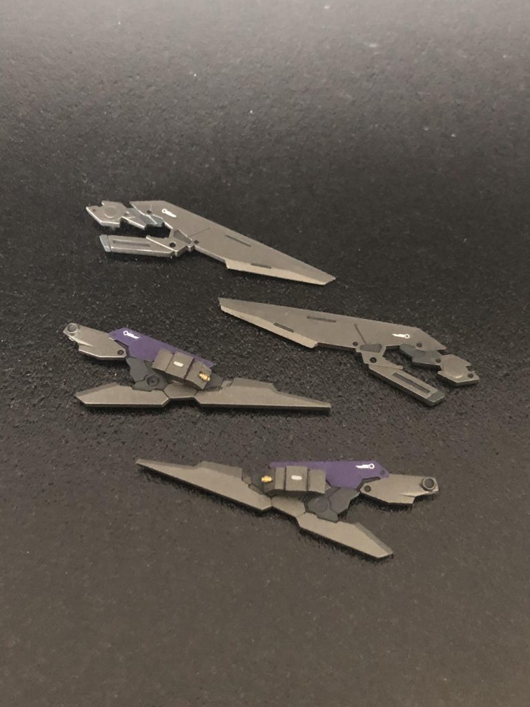 上・・アーマーシュナイダー改下・・Sソードドラグーン、こちらに装備されてるバーニア兼ビーム砲はプラ板とパテで自作してみました。