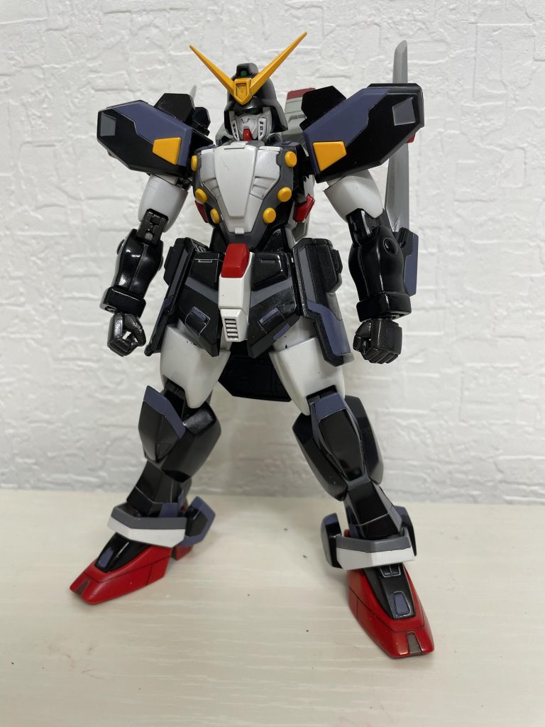 素立ちが1番かっこいいですね。肩はジャンクパーツ乗せてみました。何かわかるかな？