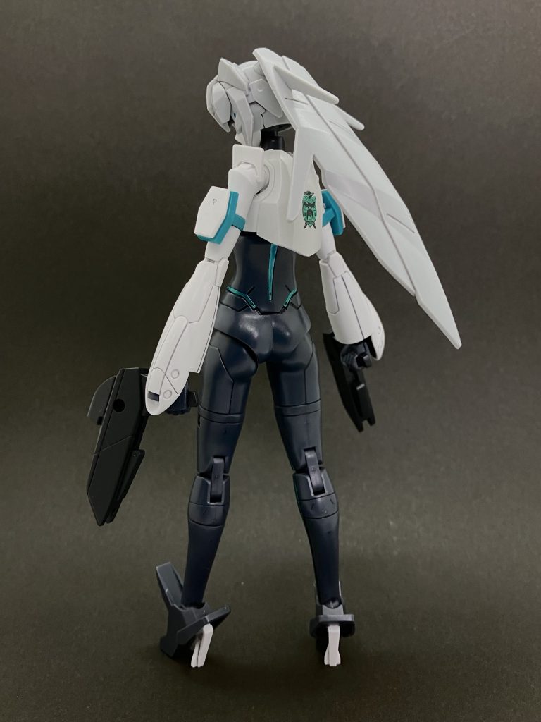 背中にはビルドダイバーズのエンブレム