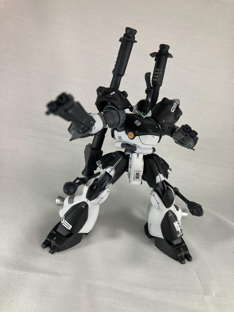 ショットガンの2丁持ち、ケンプファーなのに足を止めて撃ち合うんです。本家なら多分蜂の巣にされちゃうね