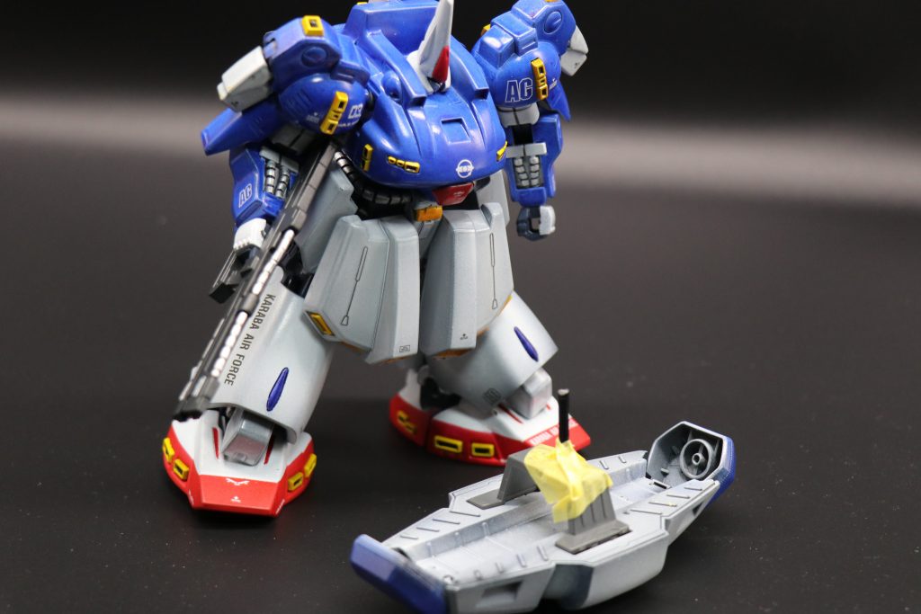 ジャンク品の部品が足りてなかったのでランナーをマスキングテープで巻いただけの雑仕様です笑