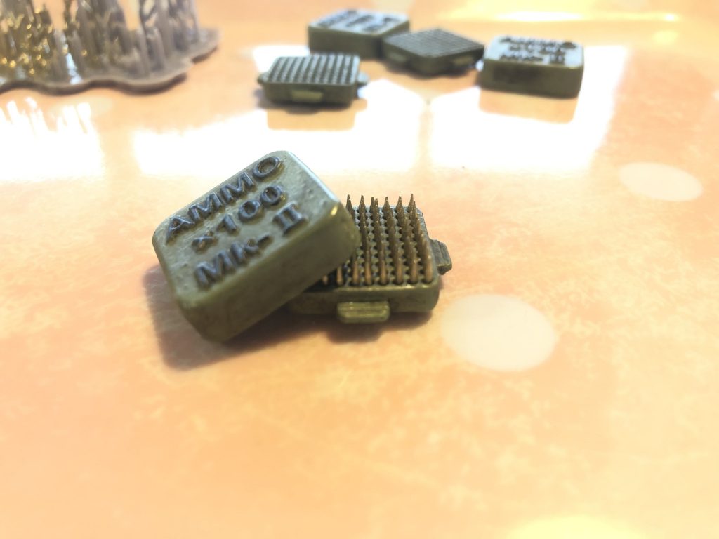 弾薬ケース内には弾がぎっしり。1mmしかないので目が死にました。