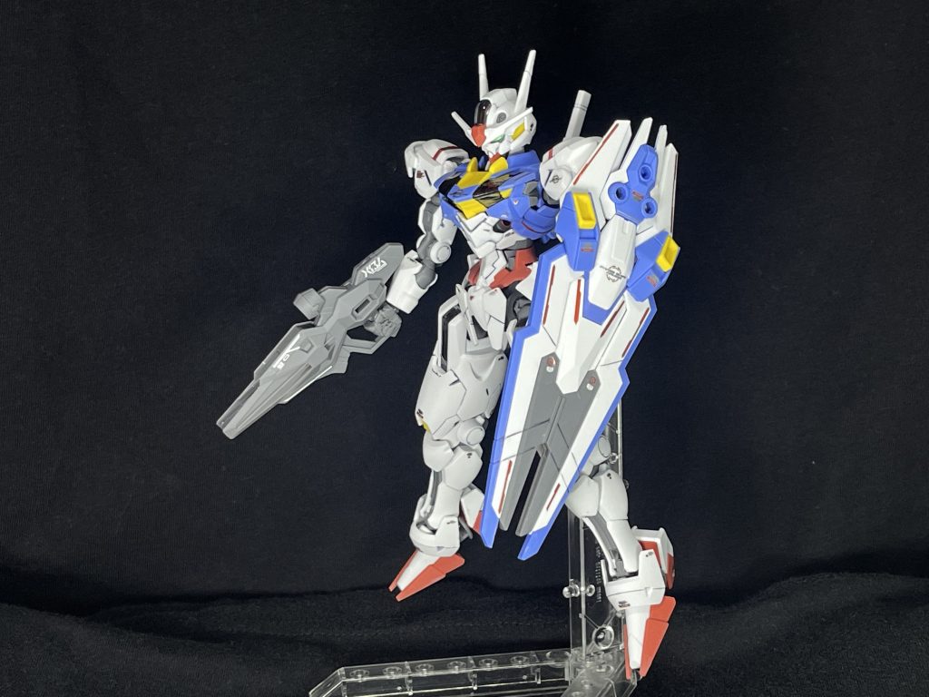 素立ち水転写デカールは赤色多めで貼ってみました。