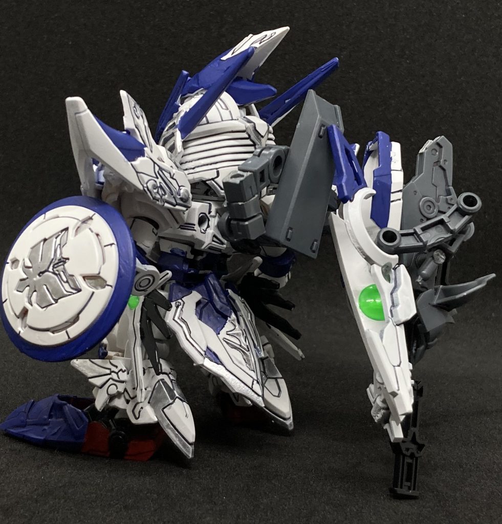 背部に手持ちクロスボウと変形用砲台