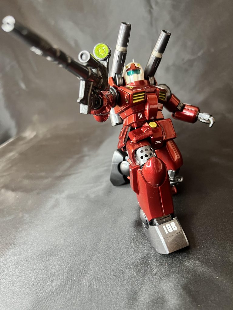 片膝立ちの全体像