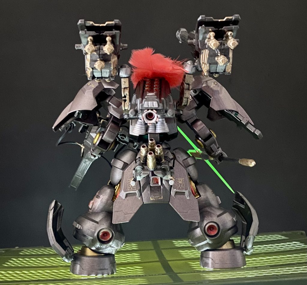 後部にミサイルランチャーも仕込んでます。