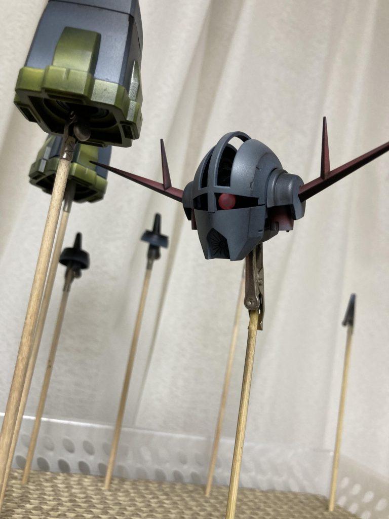 モノアイは、何回もやり直しましたが綺麗に塗れました!