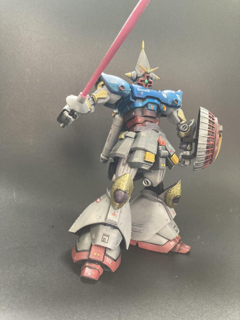 ア・バオア・クーの戦闘を想定し、開発中のリック・ドムⅡの技術を応用、背に2本のプロペラントタンクを採用、航続距離延長の改良へ…