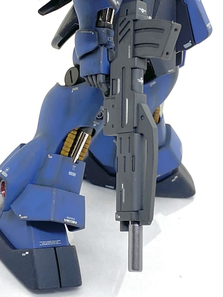 小隊長クラス用ビーム・マシンガンも丁寧に合わせ目消して、汚しを施しています。