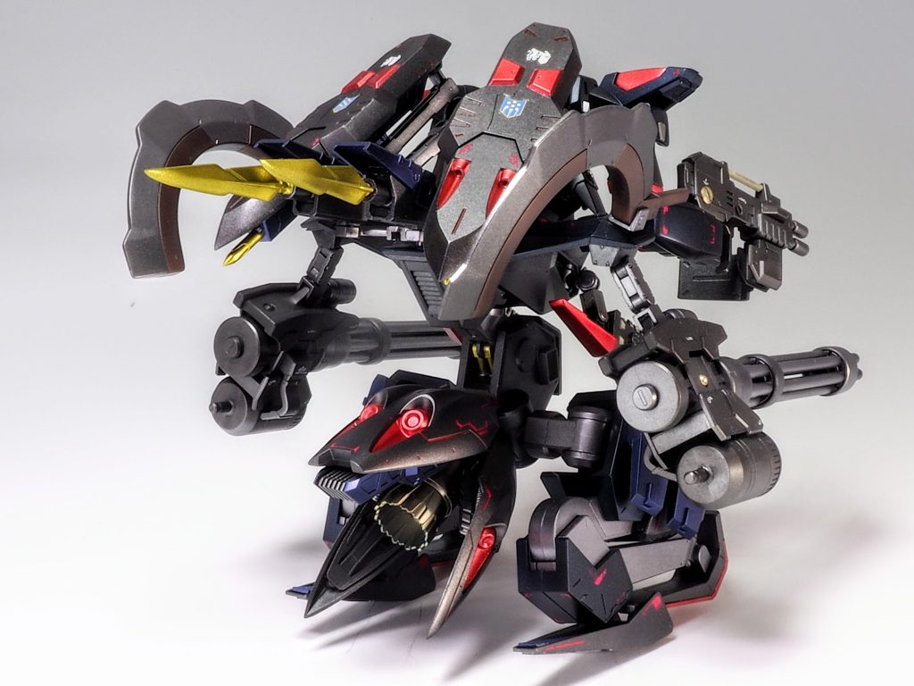 背中のシールドはキマリスヴィタールから拝借して、腰のバーニアもキマリスヴィタールの腰アーマーを組み合わせて作りました。