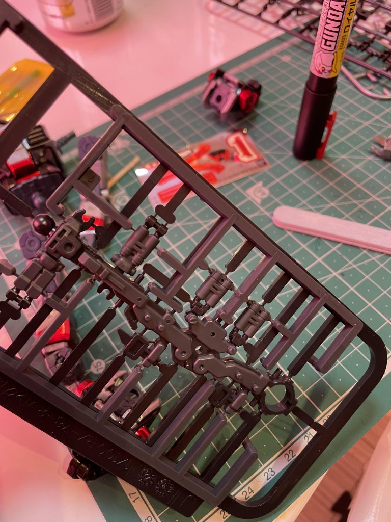 いやはや、バンダイの技術はどうなってるんだ凄すぎて頭がバグりそう←褒め言葉wこのランナーカットするのにめっちゃ時間かかりました🥺