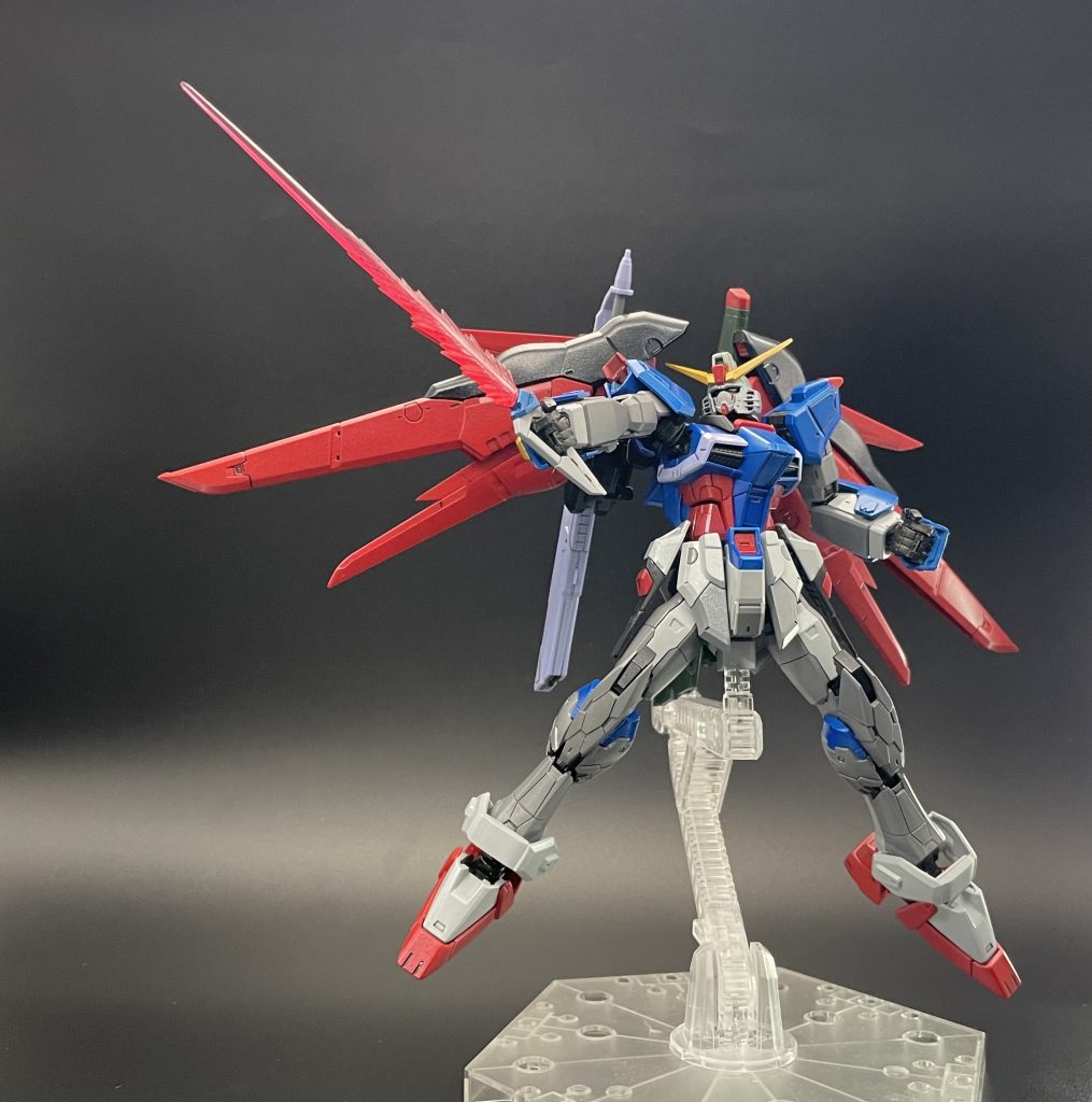 出力を上げてビームサーベルとして使えたりと、なかなか便利な武器ですよね😊