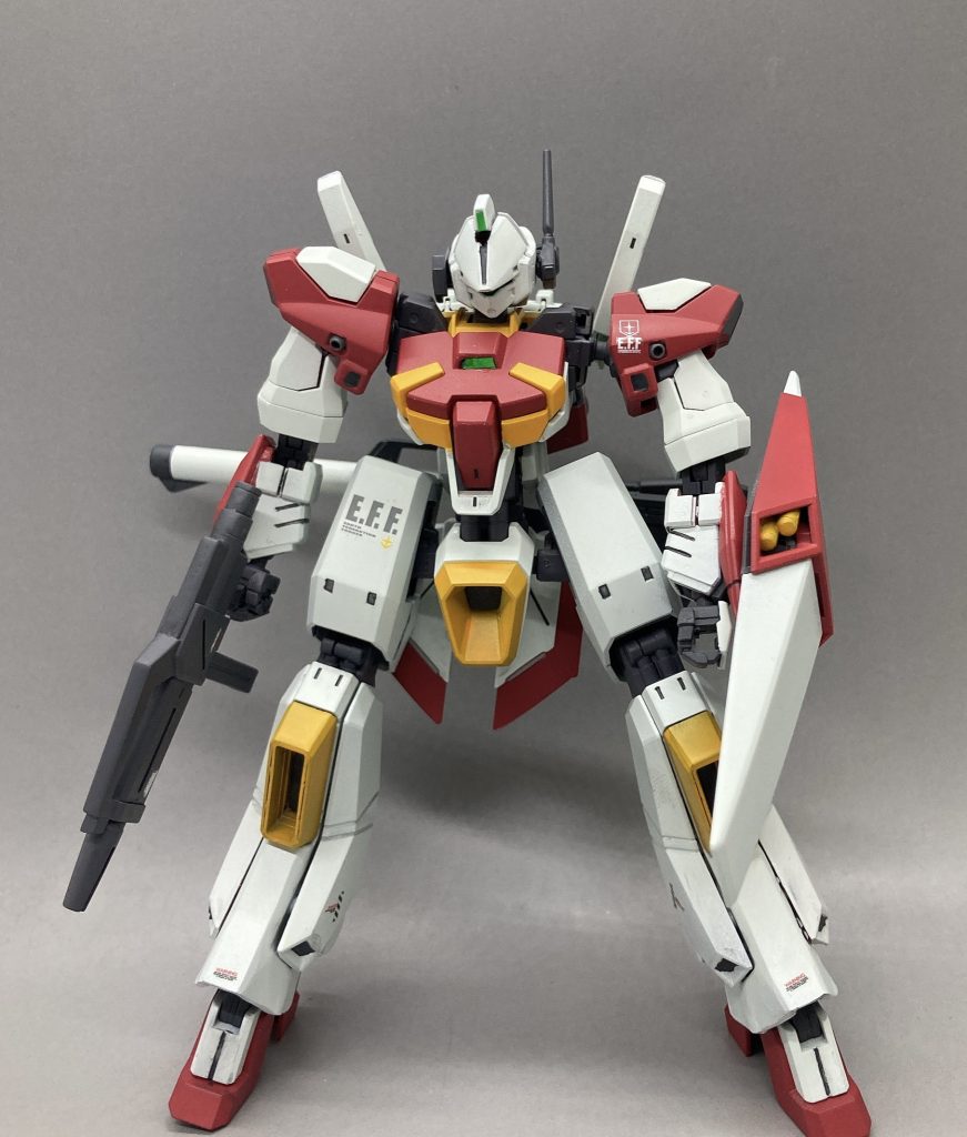 腰にバズーカを懸架したところ