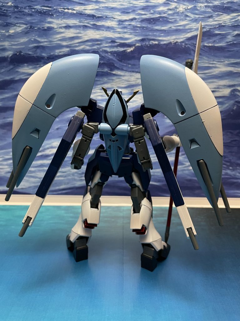 背面のバラエーナは旧キットのままだと正面に持ってこれないので追加アームでフレキシブルに動かせるように変更