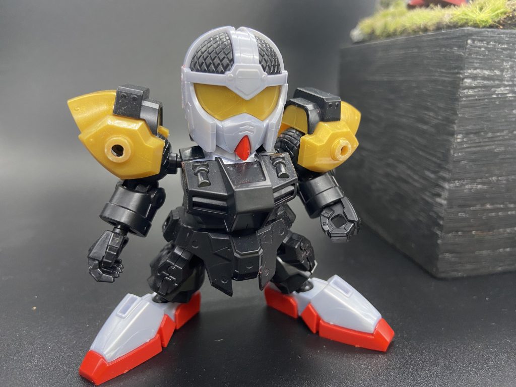 マッハでやるからには、なぁんだ、こんなんなら1日でできるよというものは出したくなかったので•多少加工が必要なもの•塗り分けもする•お祭りなのでみんなが盛り上がれるものを作る•赤いやつという個人的レギュレーションを設けて見回してみると…