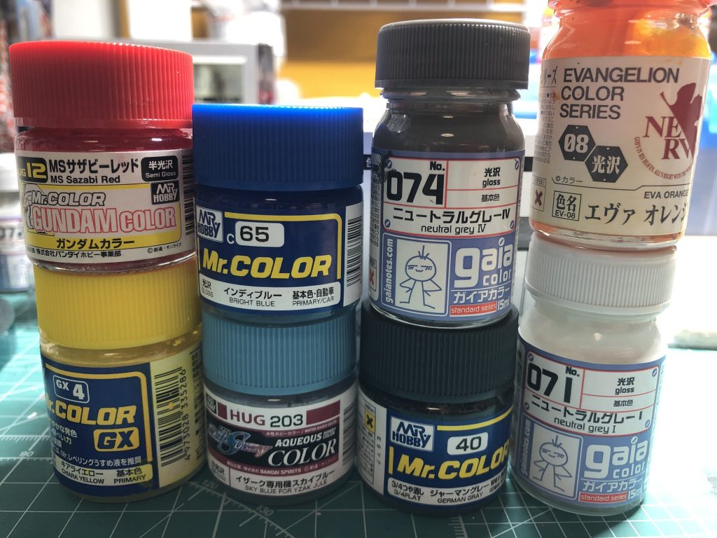 使用した塗料。SEEDカラーのイザークカラー使っています。水性ですが新水性ホビーカラーなので中々よかったです。