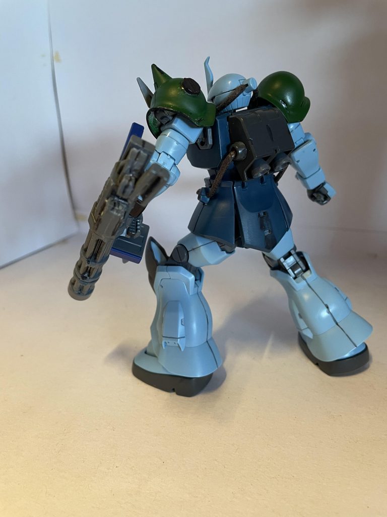 リアスカートは…武器のウェポンラックを作ろうとして失敗…それで…黒いのはオイル漏れ？をイメージ…て事でお願いしまく。