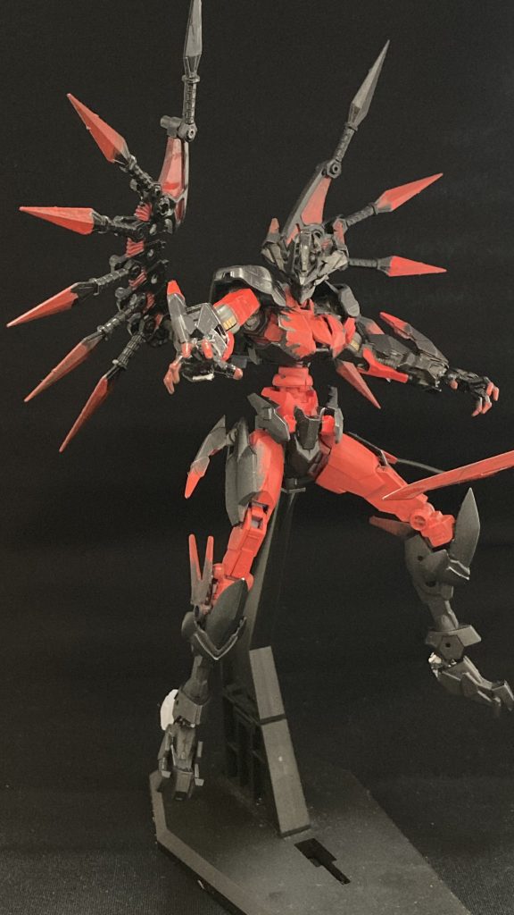 なるべく形、フォルム、関節をなるだけ稼働できるよう組み合わせに気をつけました。