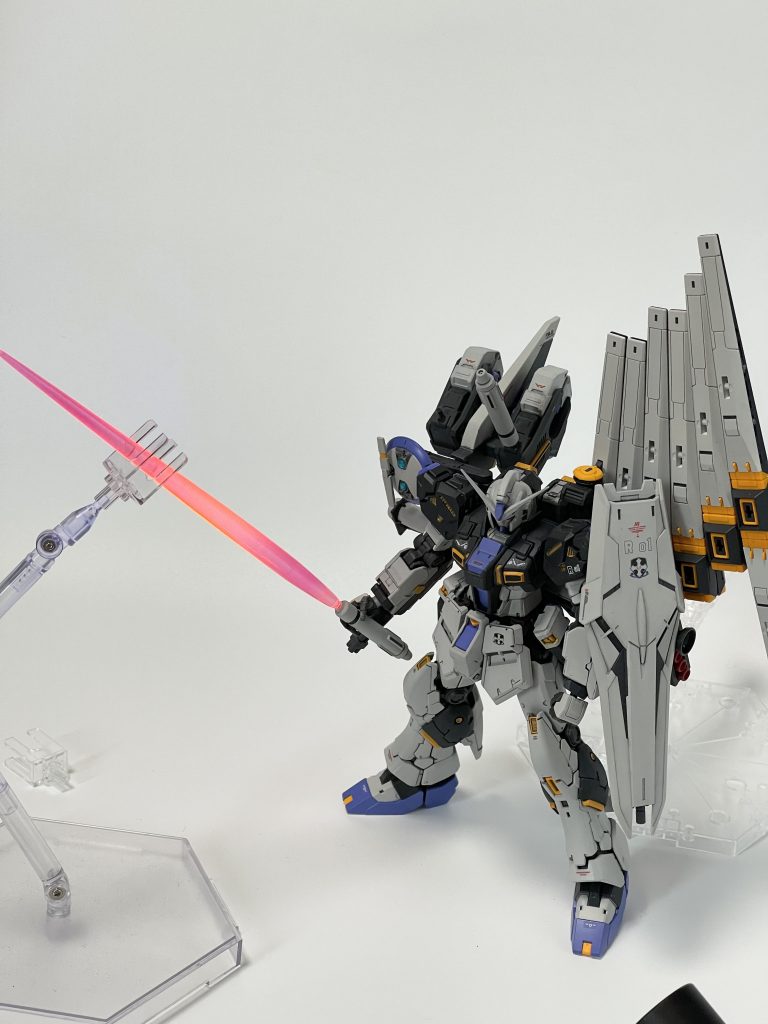 ハイパービームサーベル。ロマンですね。なにげに光らせてます